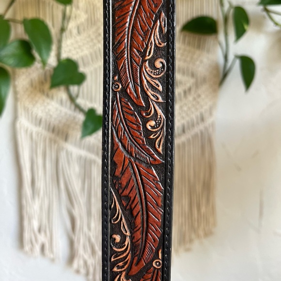 Justin Western Tooled Leather Belt Feather Scroll Design Black Brown Size 46 - Picture 11 of 12